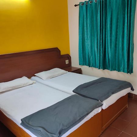 Anjana Hotels テーニ エクステリア 写真