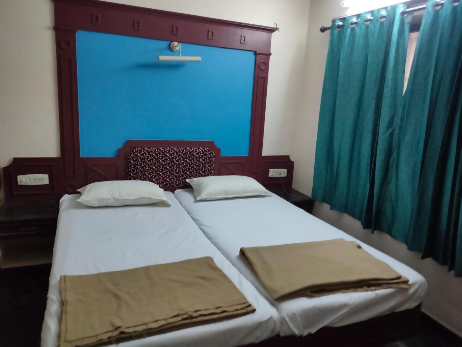 Anjana Hotels テーニ エクステリア 写真