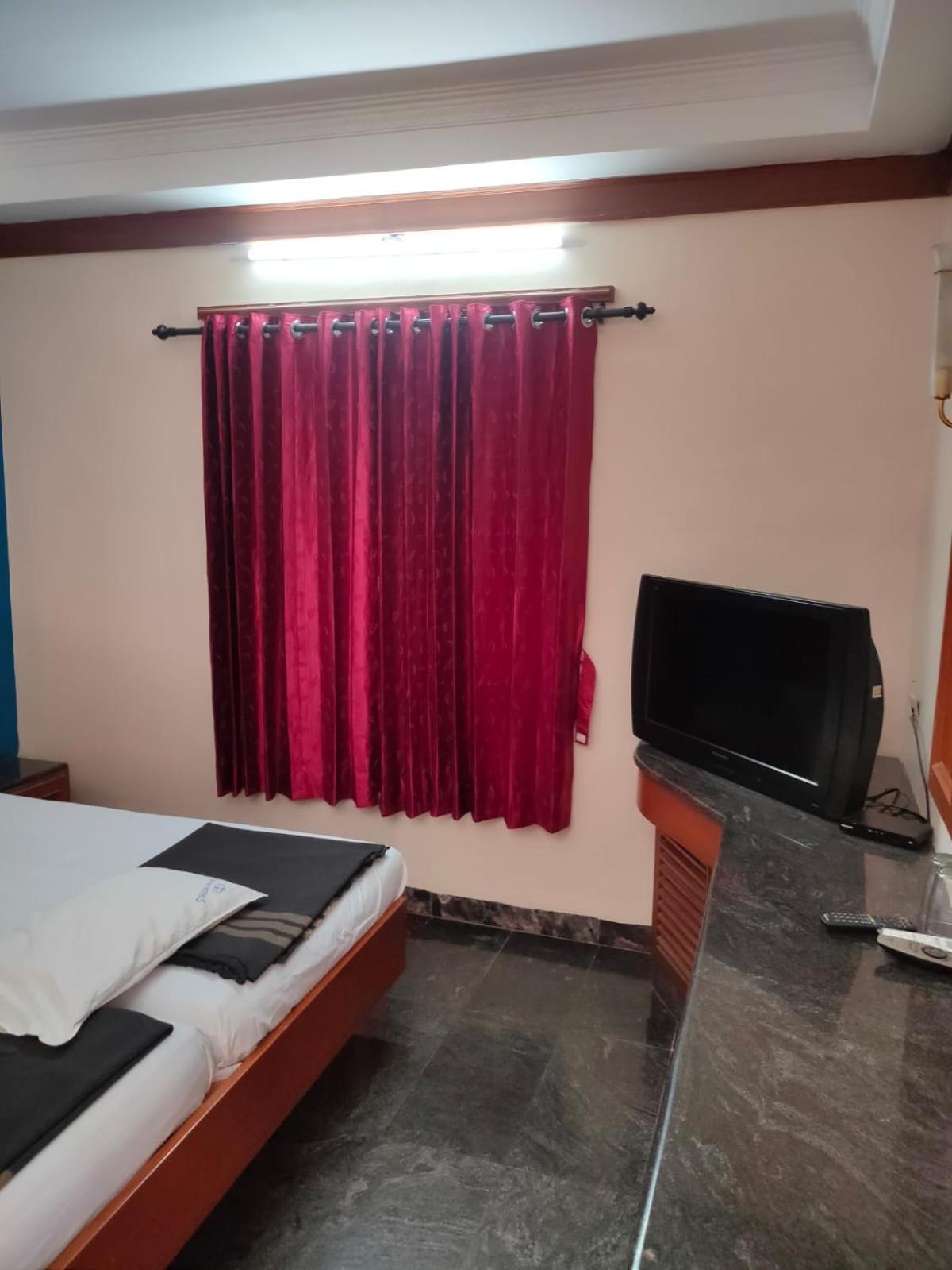 Anjana Hotels テーニ エクステリア 写真